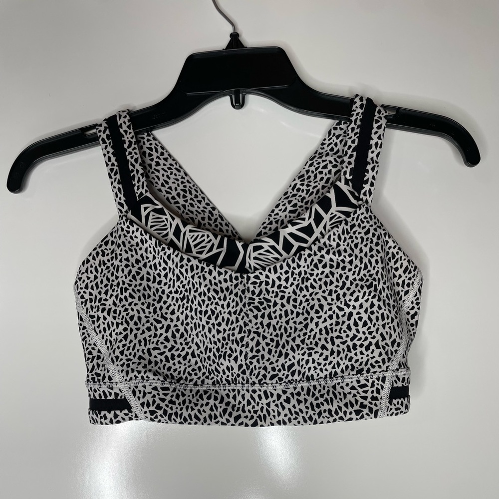 Lululemon Rack Pack Bra Miss Mosaic White Posey Black White size 8.